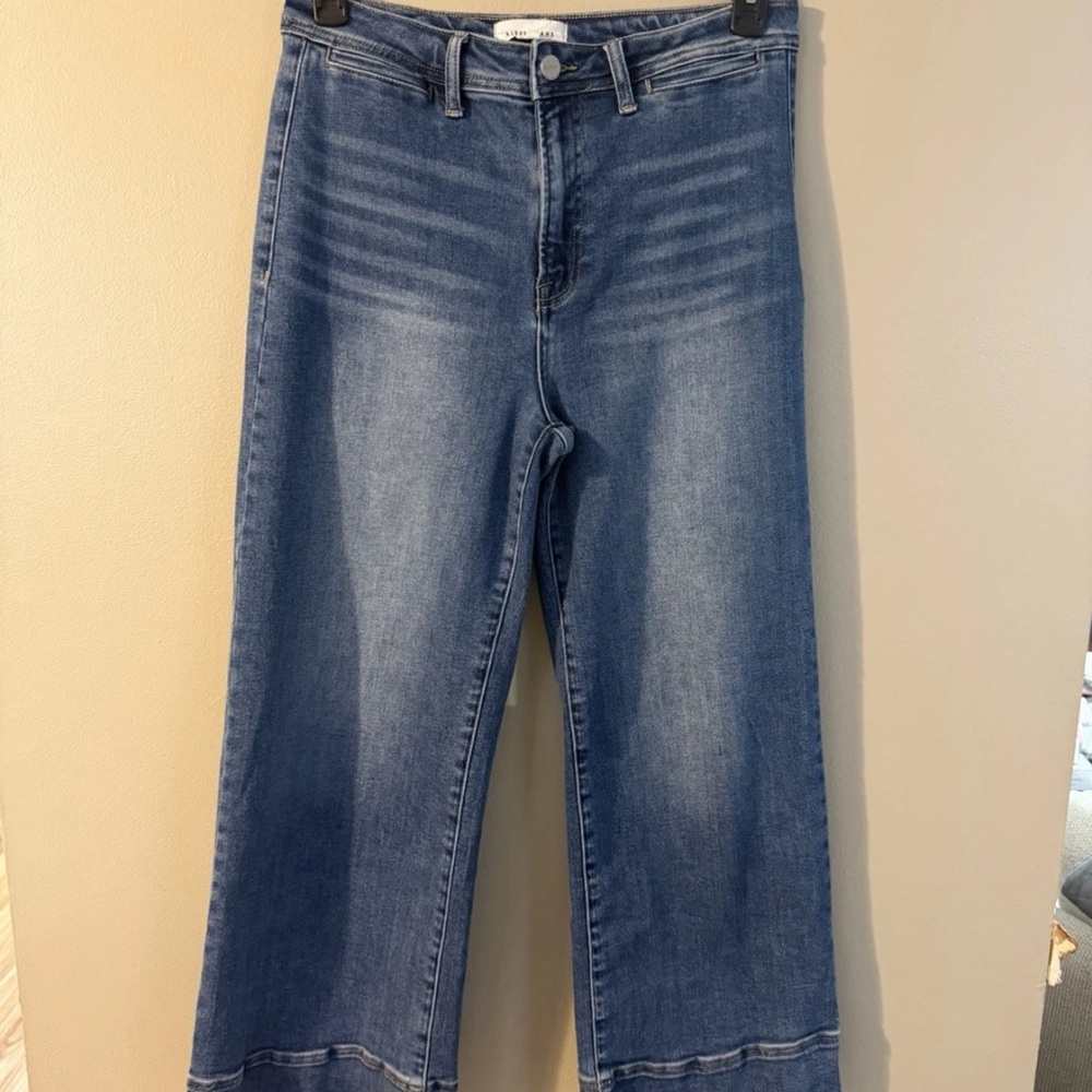 Risen Los Angeles Cropped Wide Legged Jeans Med Wash High Rise Size 11/30